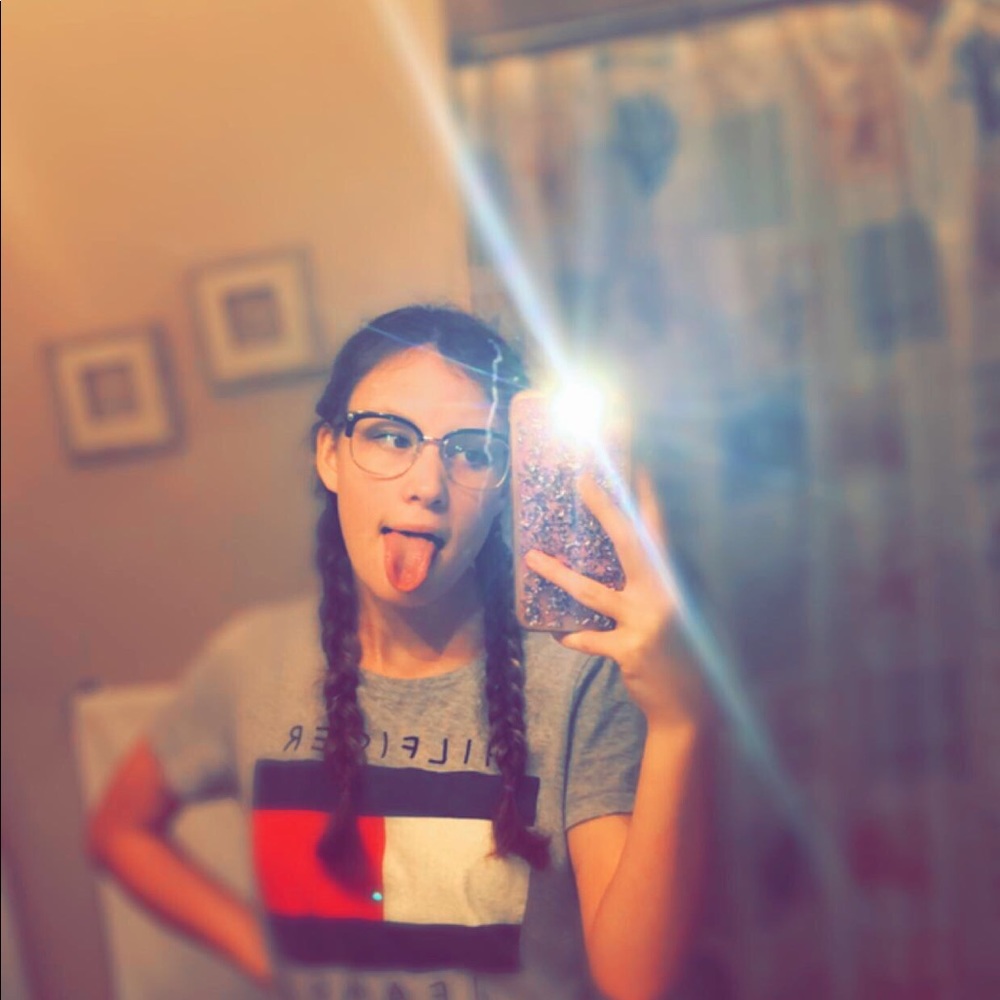 Meet your Posher, Raegan